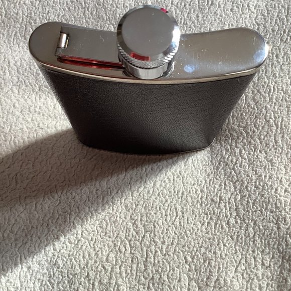 Flask by T. Anthony - Picture 4 of 9